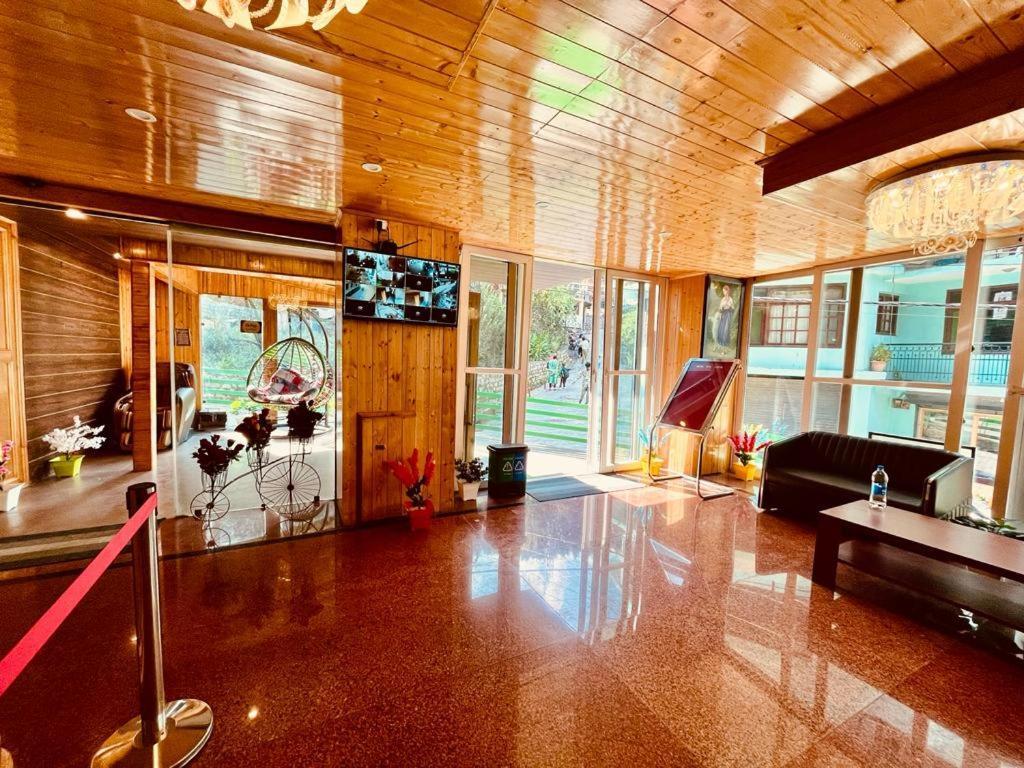 Tata Vista Resort Mall Road Manali - Centrally Heated & Air Cooled Exteriér fotografie