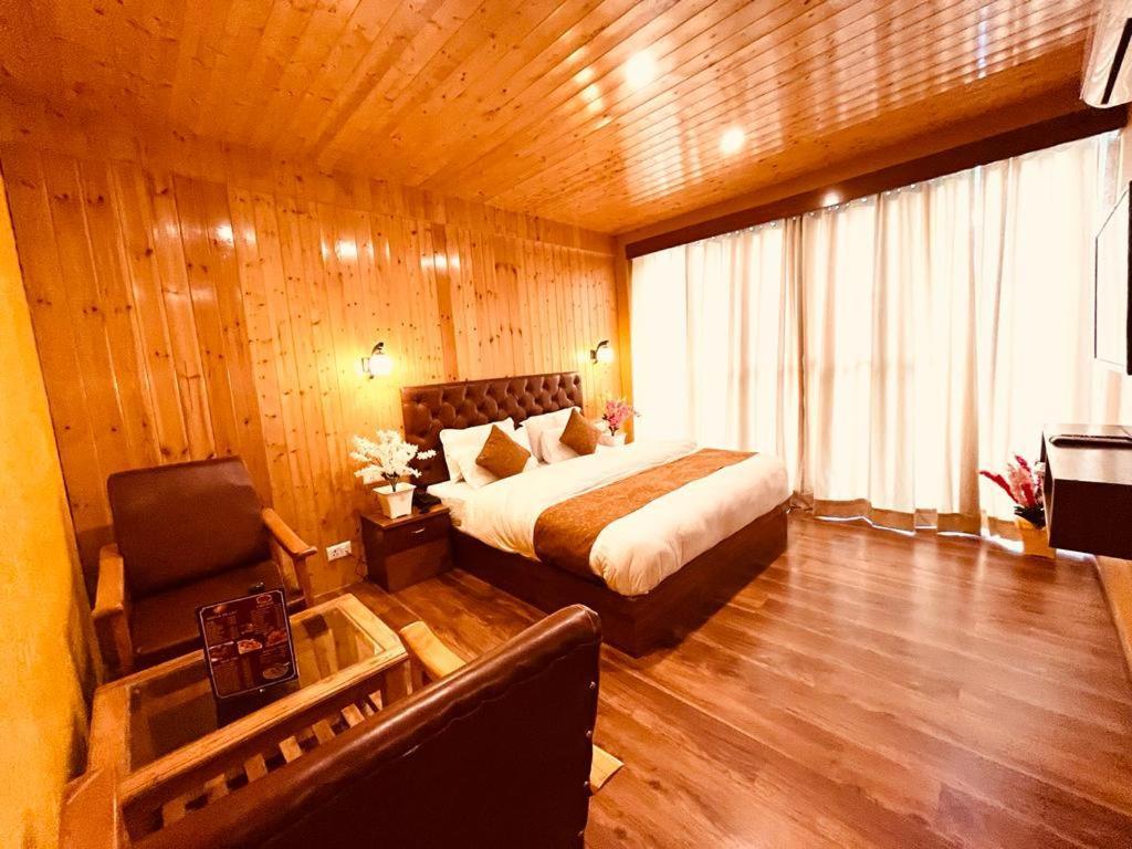 Tata Vista Resort Mall Road Manali - Centrally Heated & Air Cooled Exteriér fotografie